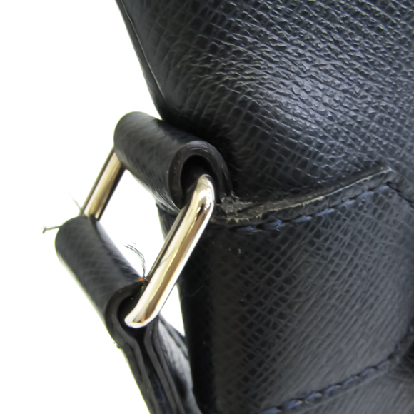 LOUIS VUITTON Taiga Sasha M32629 Men's Shoulder Bag Boreal - Picture 5 of 10